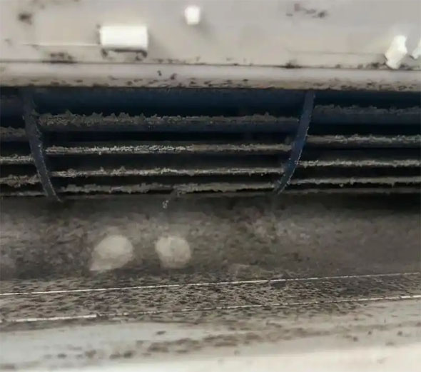 萨尔图空调吹的风有股烧焦味是怎么回事